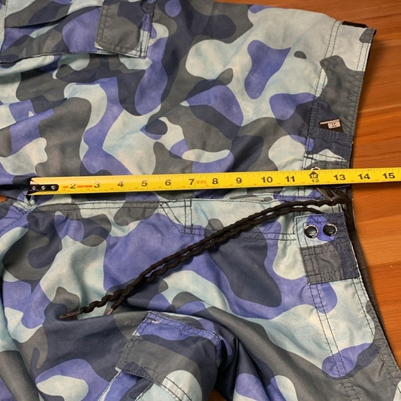 Ocean Earth NWOT Mens Lined Board Shorts, Camo, 2 Velcro Pockets, 1 Key Pocket - Picture 5 of 17